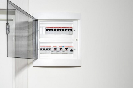 Pourquoi faire appel &agrave; un &eacute;lectricien professionnel &agrave; FEVES ?